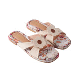 Harie Flats in Batik