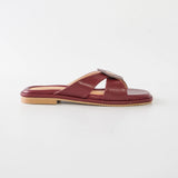 Harie Flats in Hana Maroon