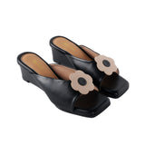 Rosie Wedges in Hana Black