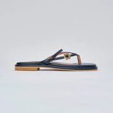 Thongs Hana Flats in Black