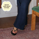 Thongs Hana Flats in Black