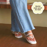 Thongs Hana Flats in White