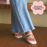 Thongs Hana Flats in White